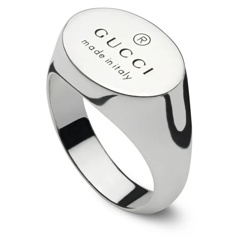 Chevalier-Ring mit ovalem Anhänger