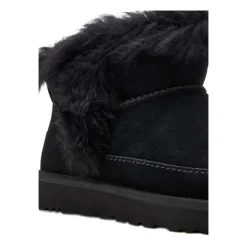 Classic Ultra Mini Chalet Boots