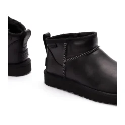 Classic Ultra Mini Leather Regenerate Stiefel Black