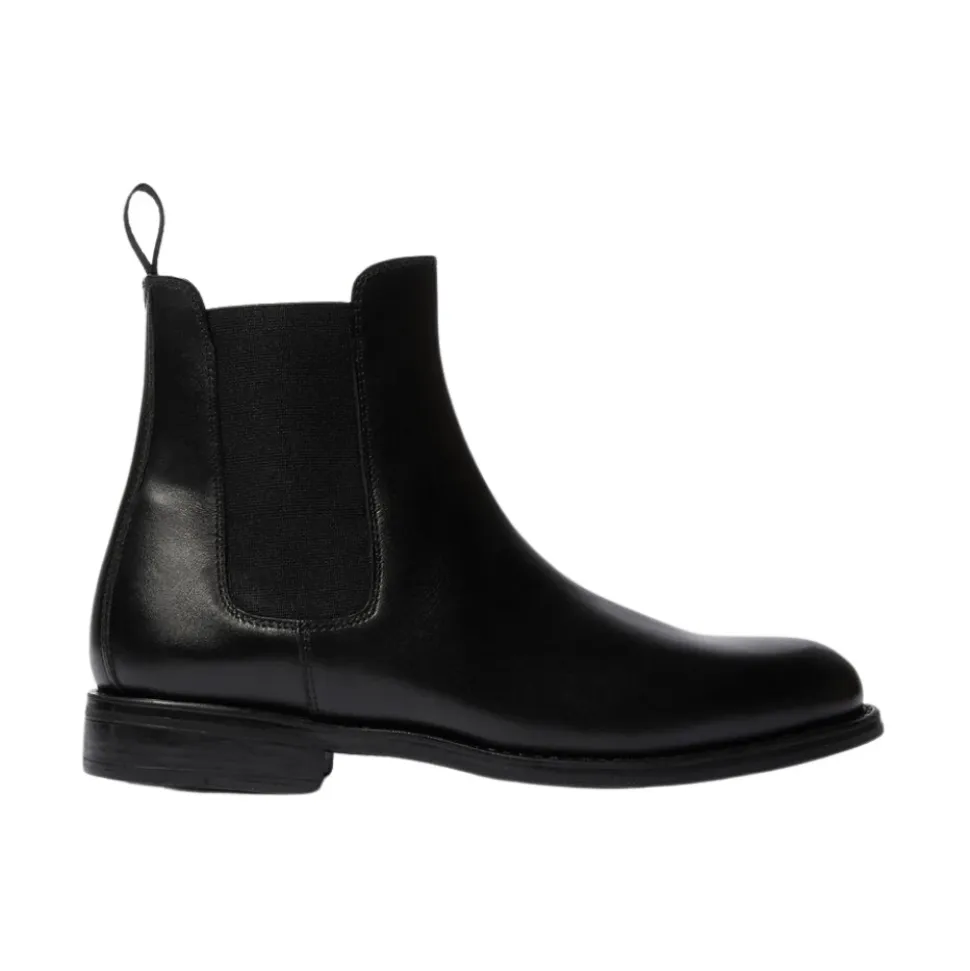 Claudia Chelsea Boots