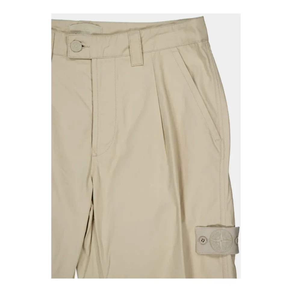 Cremefarbene Baumwoll-Tapered-Hose
