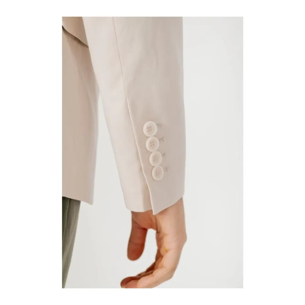 Cremefarbener Baumwollanzug Blazer Modell