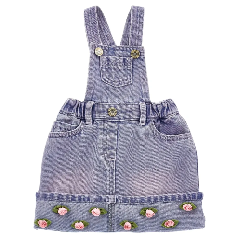 Denim-Latzhose mit kleinen Rosen