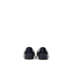 Dunkelblaue flache Pumps mit großer Verzierung