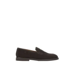 Dunkelbraune flache Schuhe