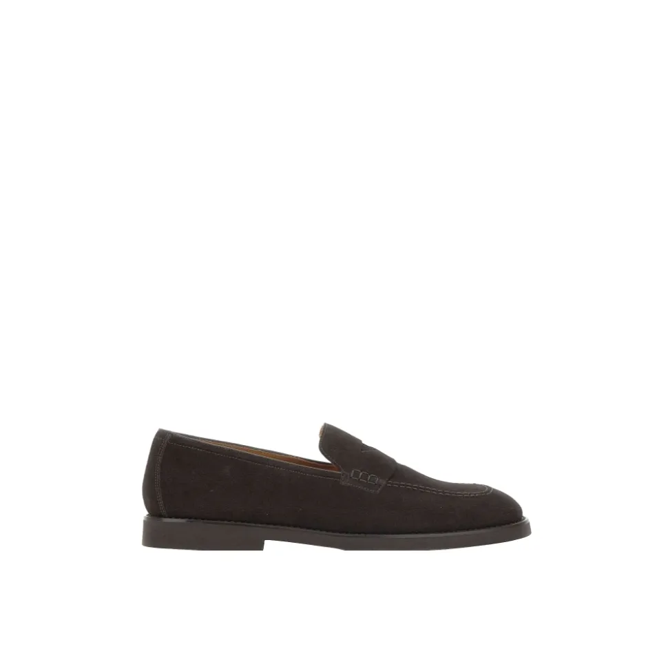 Dunkelbraune flache Schuhe