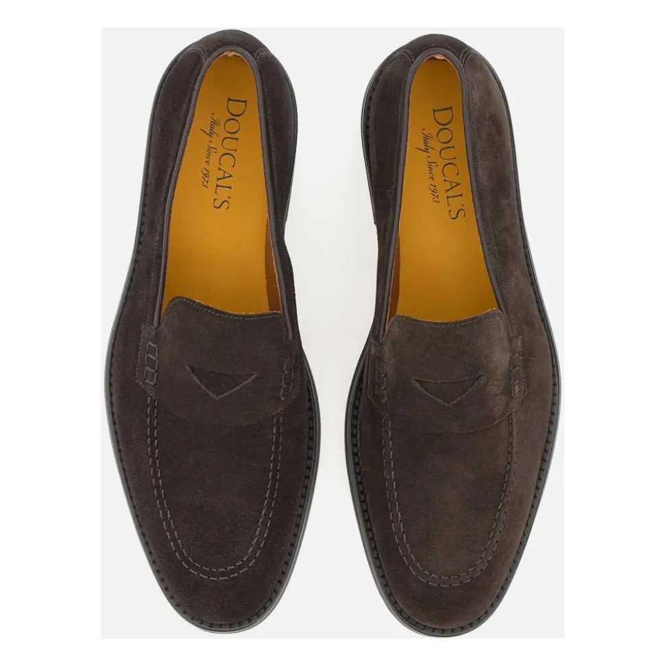 Dunkelbraune flache Schuhe