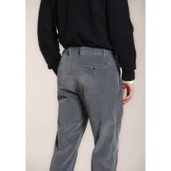 Dunkelgraue Cordhose mit Karottenpassform