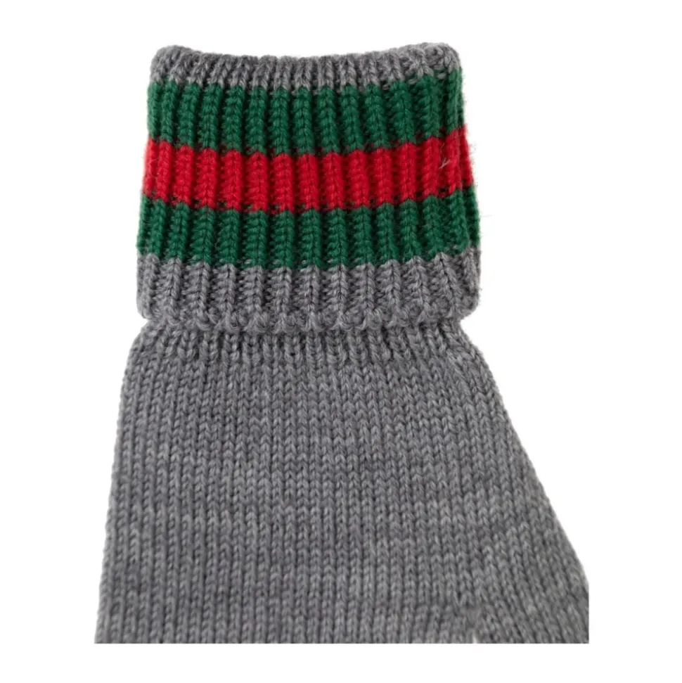Dunkelgrüne gerippte Webjacke