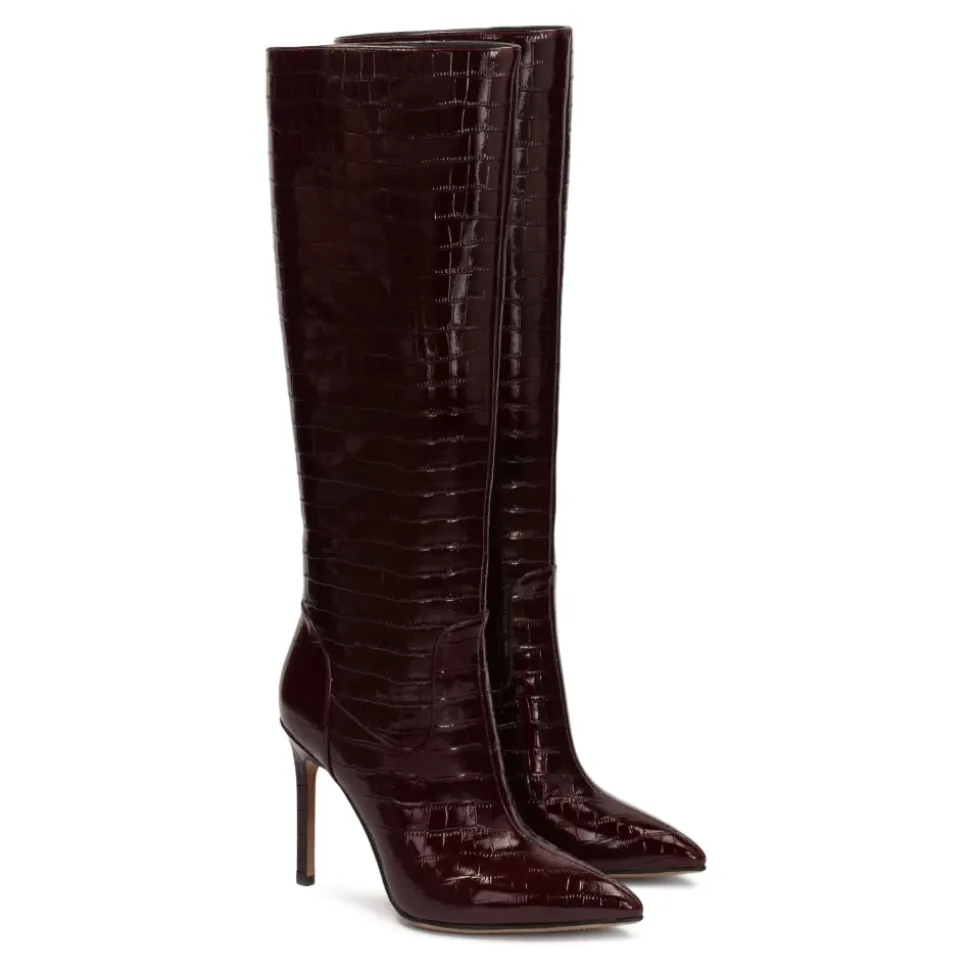 Dunkelrote geprägte Lederstiefel