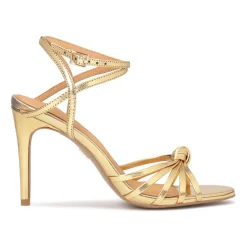 Elegante goldene Sandalen mit schrägen Riemen