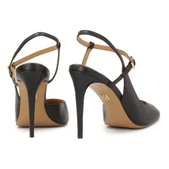 Elegante schwarze Pumps mit ausgeschnittener Oberseite.Dieses Produkt fällt groß aus.