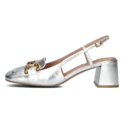 Elegante silberne Slingbacks aus Leder
