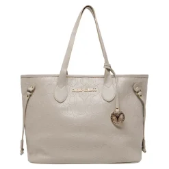 Eleganter Shopper mit geprägtem Logo