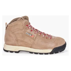 Flache, niedrig geschnittene Sneaker mit Lederbesatz