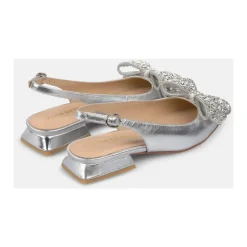 Flacher Schuh mit Schleife