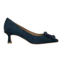 Flacher Schuh mit Verzierung