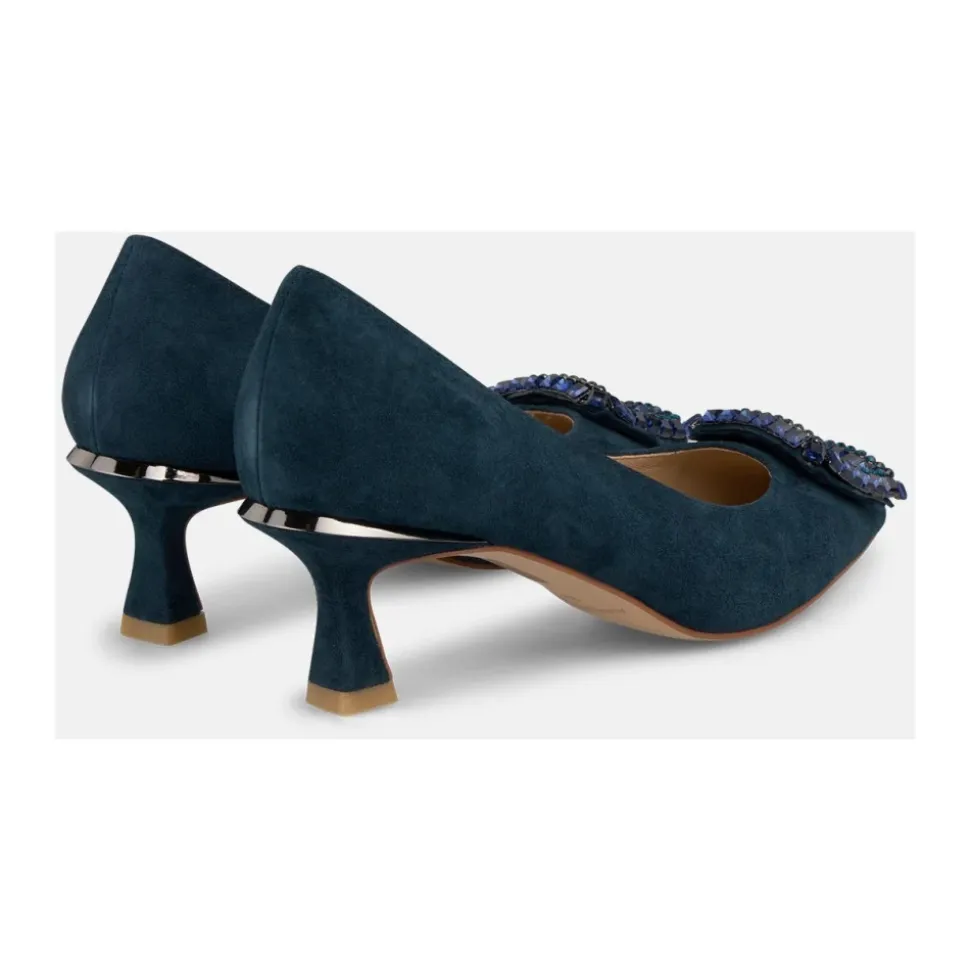 Flacher Schuh mit Verzierung