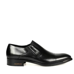 Flexible Schuhe mit Bandeinsatz