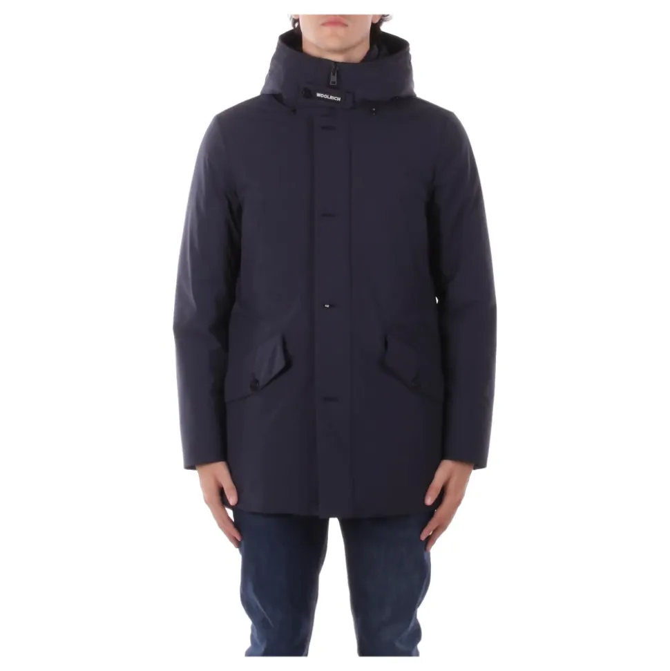 Gefütterte Jacke mit Kapuze und Reißverschluss