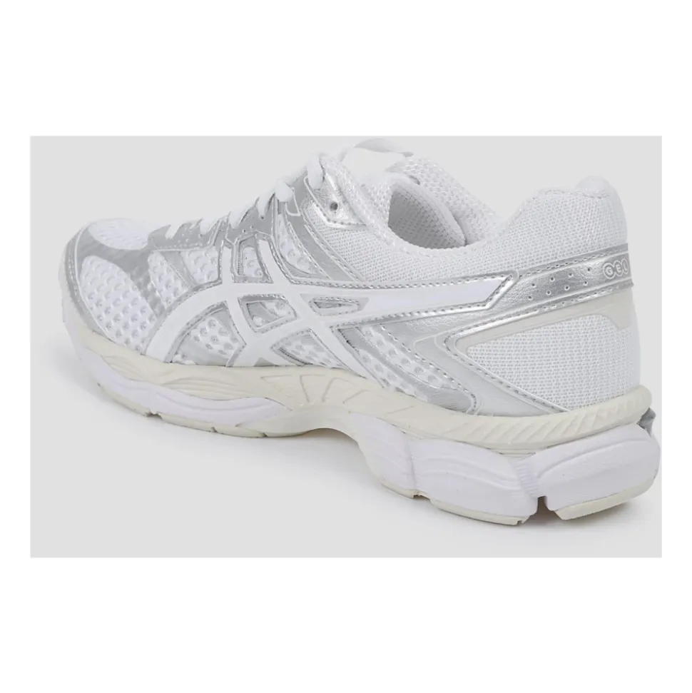 GEL-CUMULUS 16 Sneakers