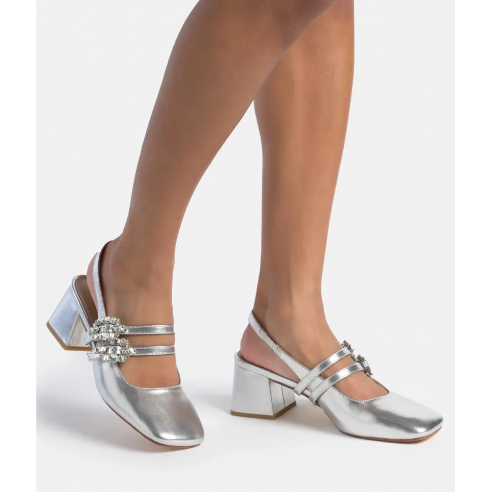 Geschnallte Absatzschuhe