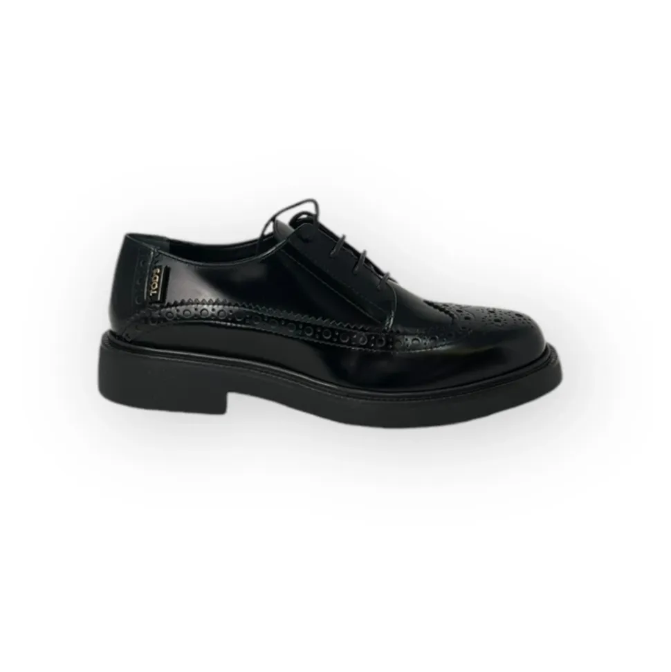 Geschnürte Lederschuhe