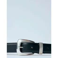 Glatter Ledergürtel mit Silber-Hardware