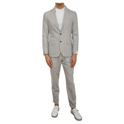 Graue Anzughose, einreihiger Stil