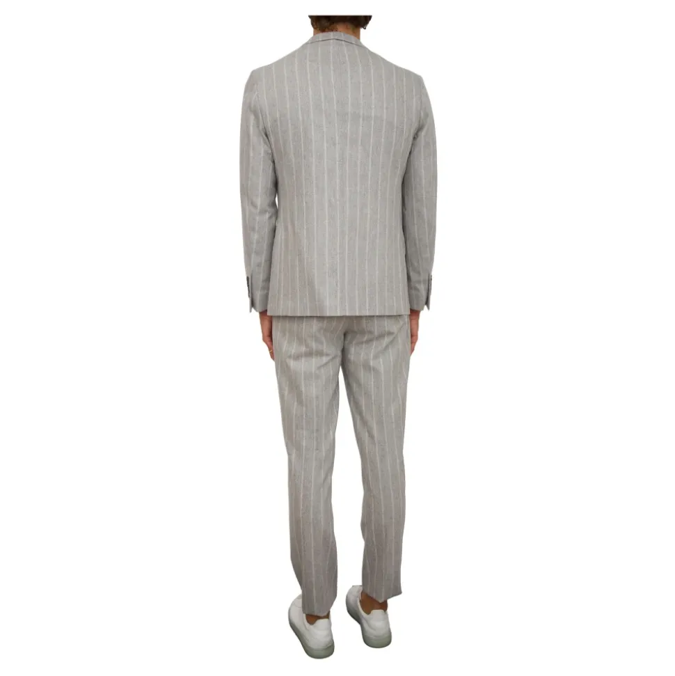 Graue Anzughose, einreihiger Stil