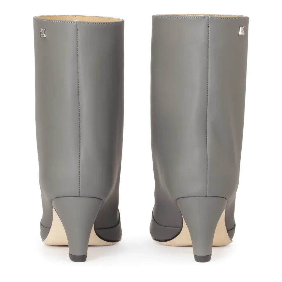 Graue Kitten-Absatzstiefel