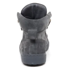 Graues Wildleder Schuhmodell