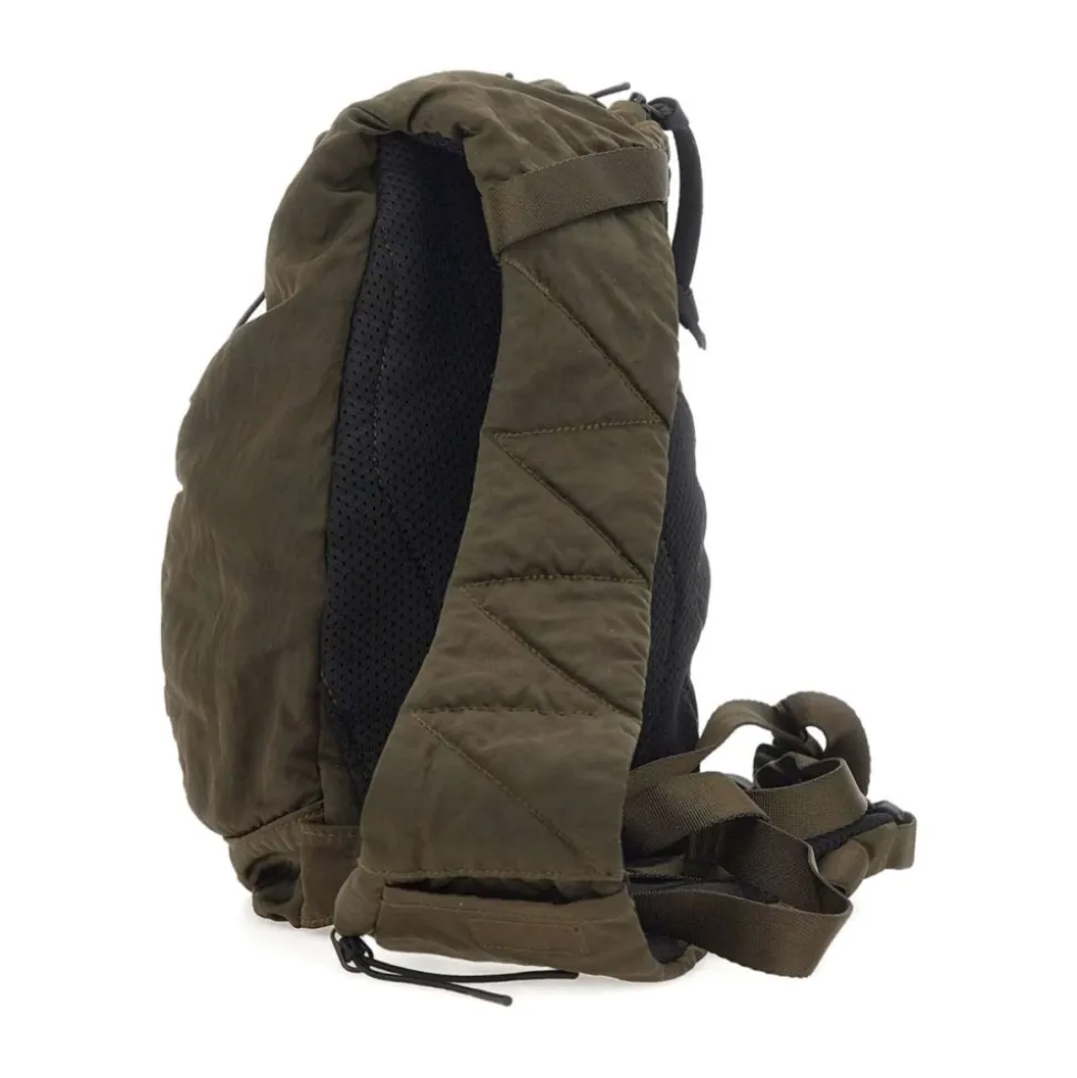 Grüne Schultertasche mit Linsendetail