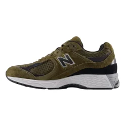Grüne Sneakers 2002R Woodland Stil