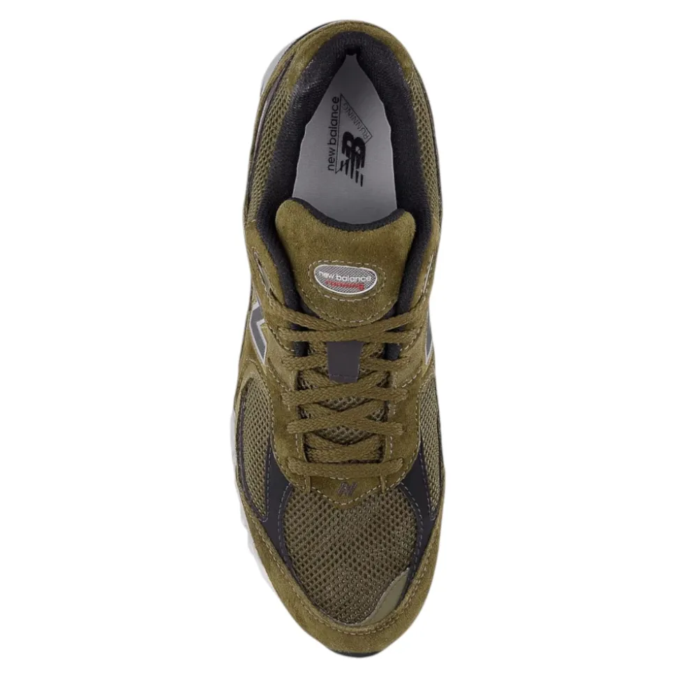Grüne Sneakers 2002R Woodland Stil