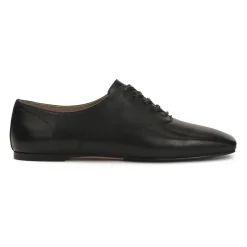 Halbschuhe mit Schnürung und quadratischer Zehenkappe