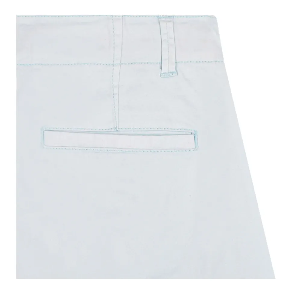 Hellblaue Cargo-Shorts mit Linsendetail