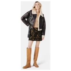 Hohe Stiefel