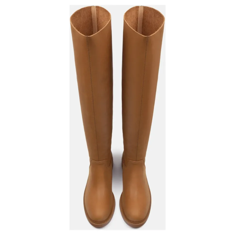Hohe Stiefel