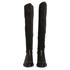 Hohe Stiefel