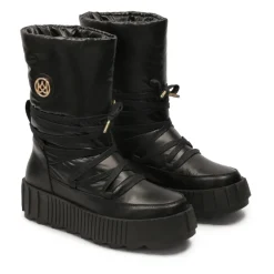 Isolierte schwarze Schneestiefel mit Slip-On-Obermaterial