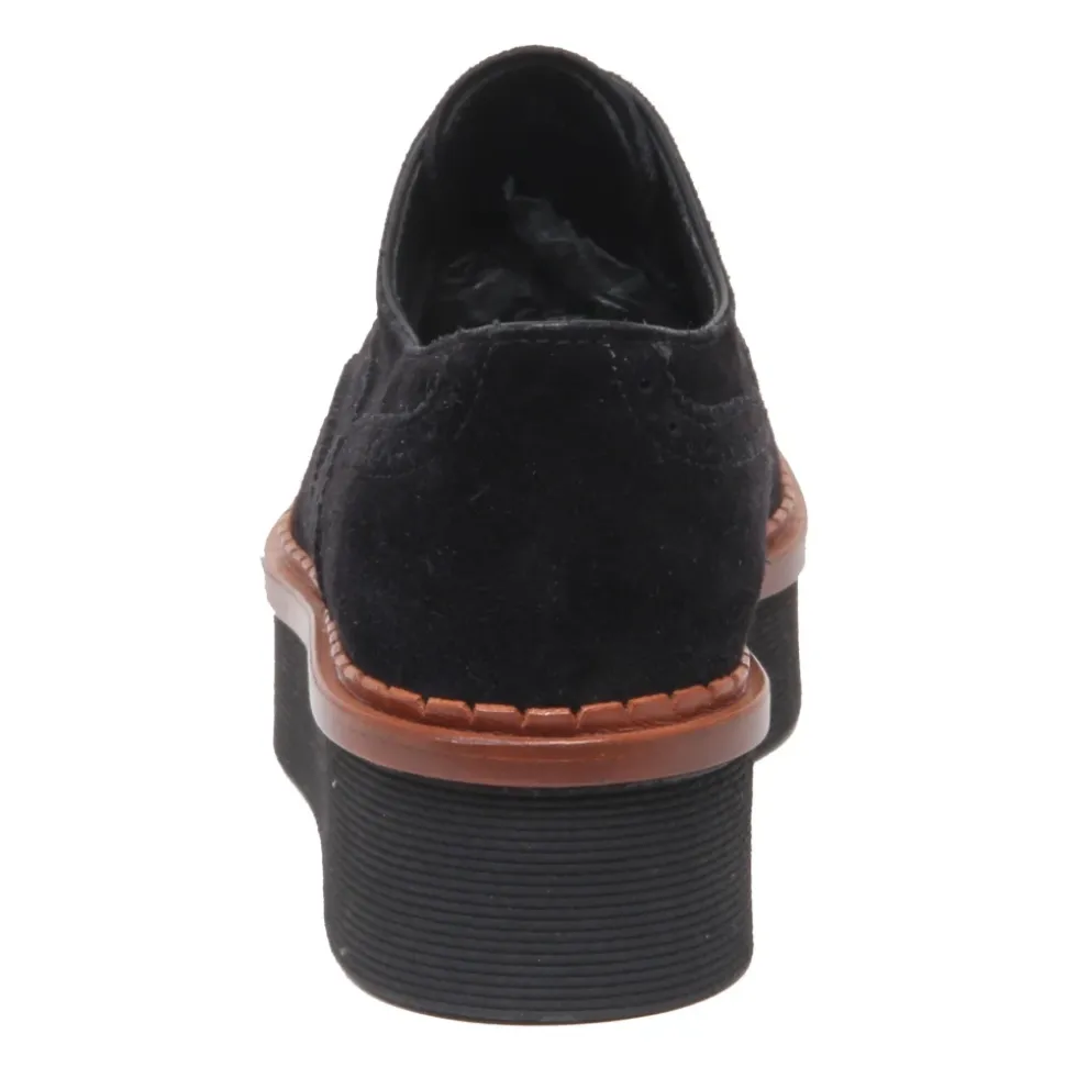 Italienischer Wildlederschuh mit Keilabsatz