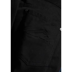 Jeans mit schmal zulaufendem Bein