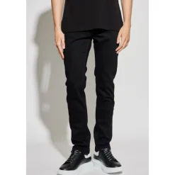 Jeans mit schmal zulaufenden Beinen