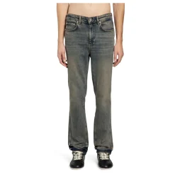 Jeans mit zerrissenem Saum
