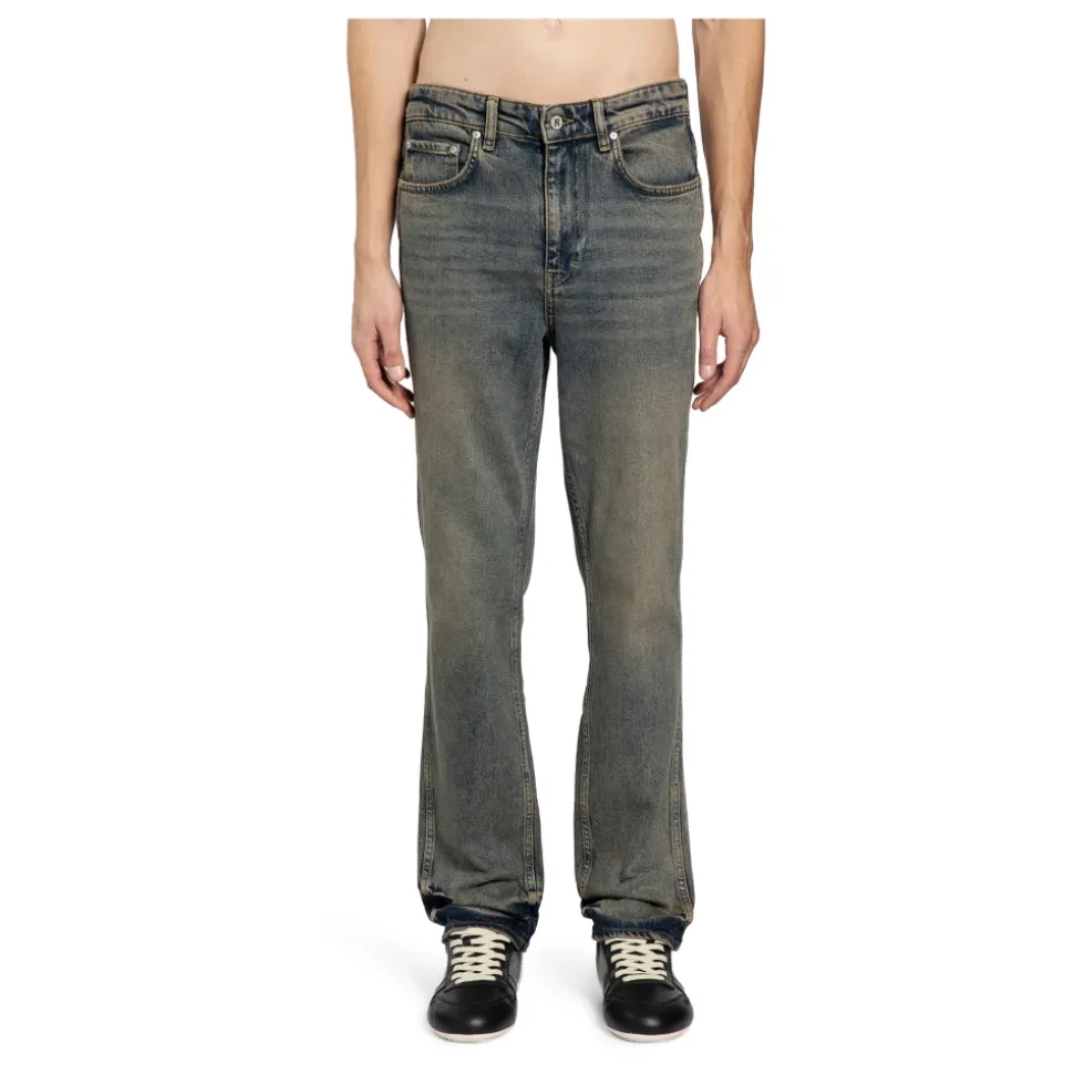 Jeans mit zerrissenem Saum