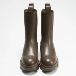 Kampfstiefel mit dicker Sohle