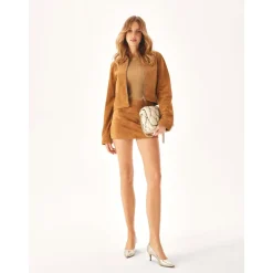 Klassische goldene Pumps mit niedrigem Absatz