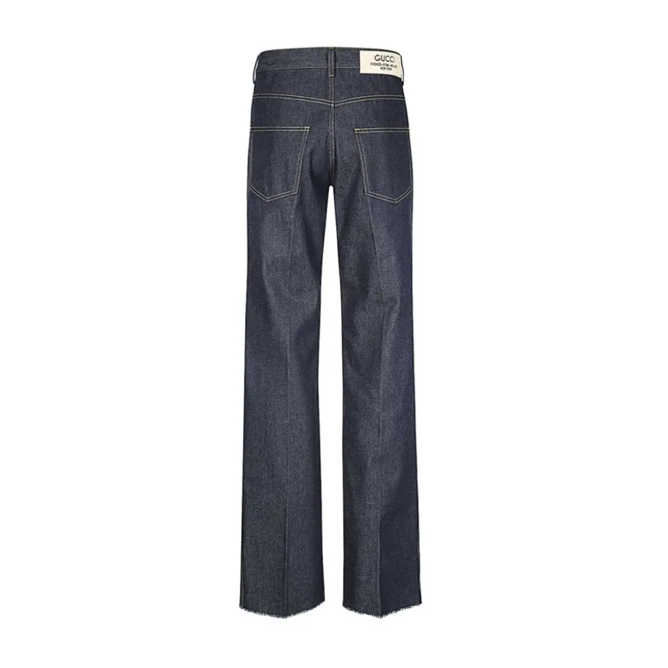Klassische Jeans mit Kontrastnähten