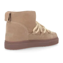 Klassische niedrige beige Winterstiefel